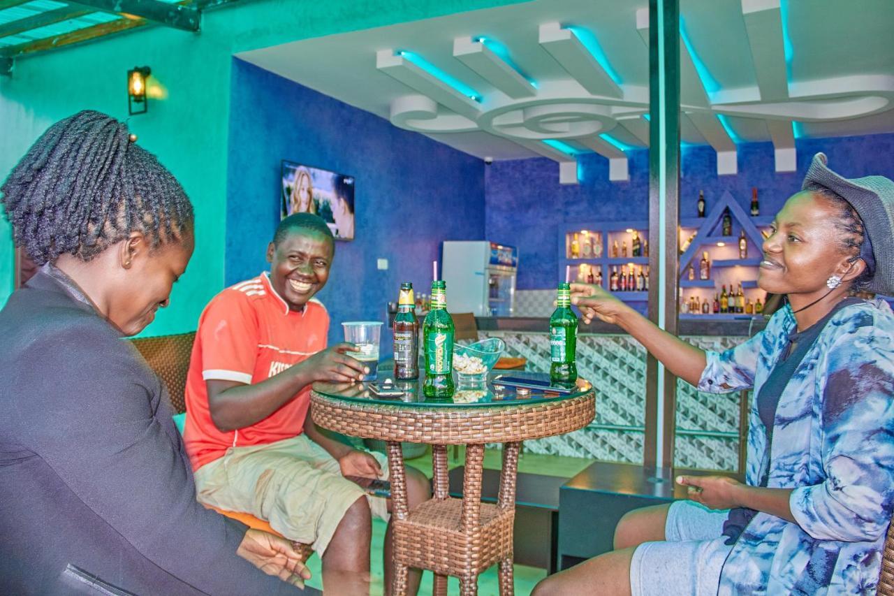 Golden Castle Hotel Hoima Exterior photo